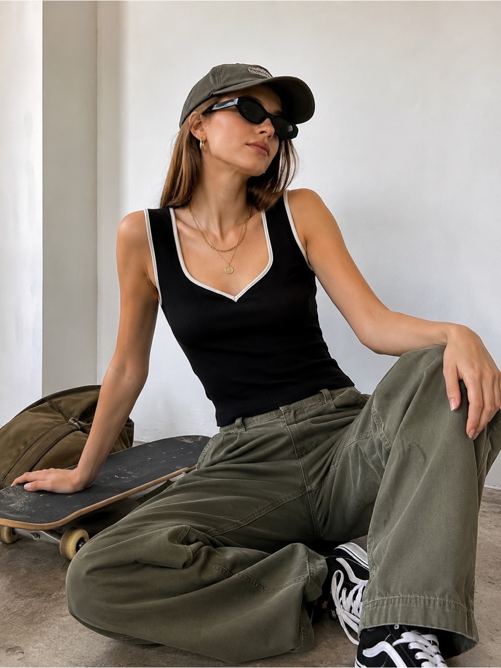 Black & White Contrast Ribbed Top • Trendy Fitted Tank • Size M